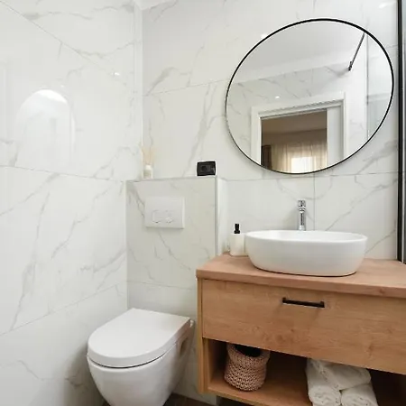 Aura Exclusive & Задар