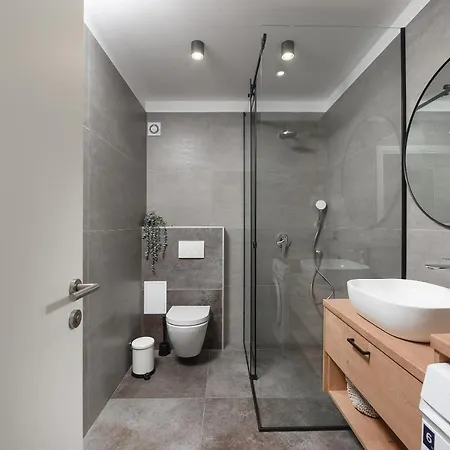 Apartament Aura Exclusive & *