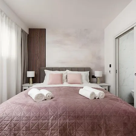 Aura Exclusive & דירה *