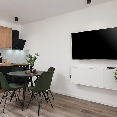 Aura Exclusive & * זאדאר